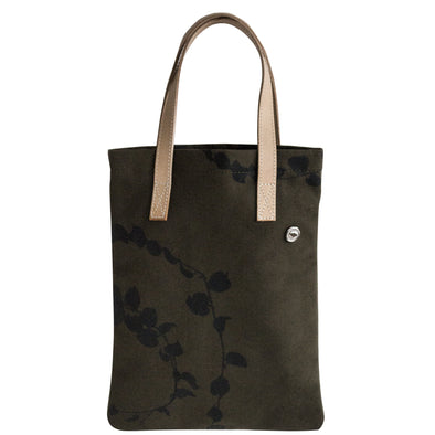 Jack, the essence of a tote.